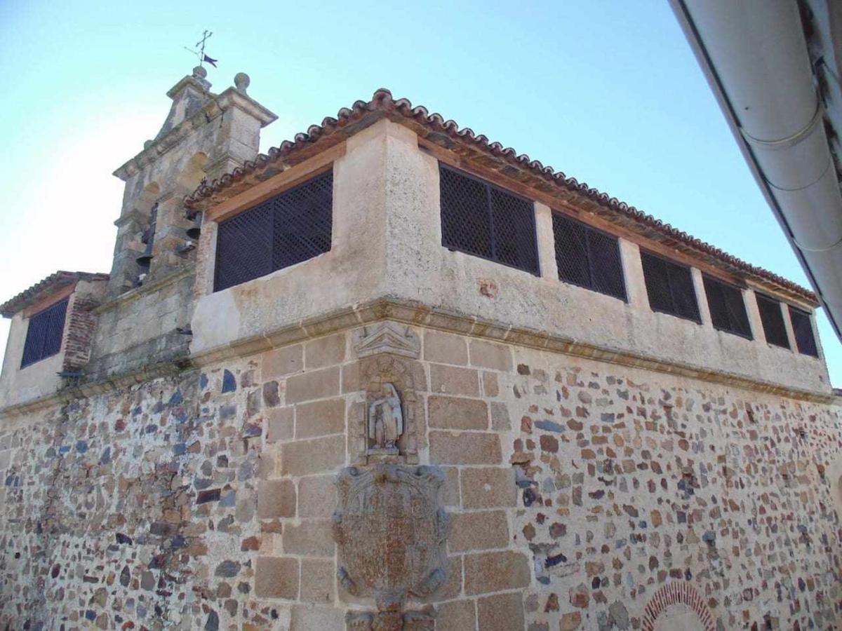 Apartamentos El Patio Plaza Santa Clara Caceres Exterior photo